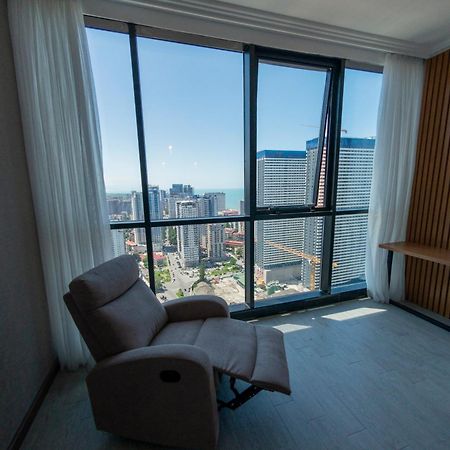 Season Suite Apart-Hotel Batumi Esterno foto