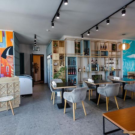 Season Suite Apart-Hotel Batumi Esterno foto