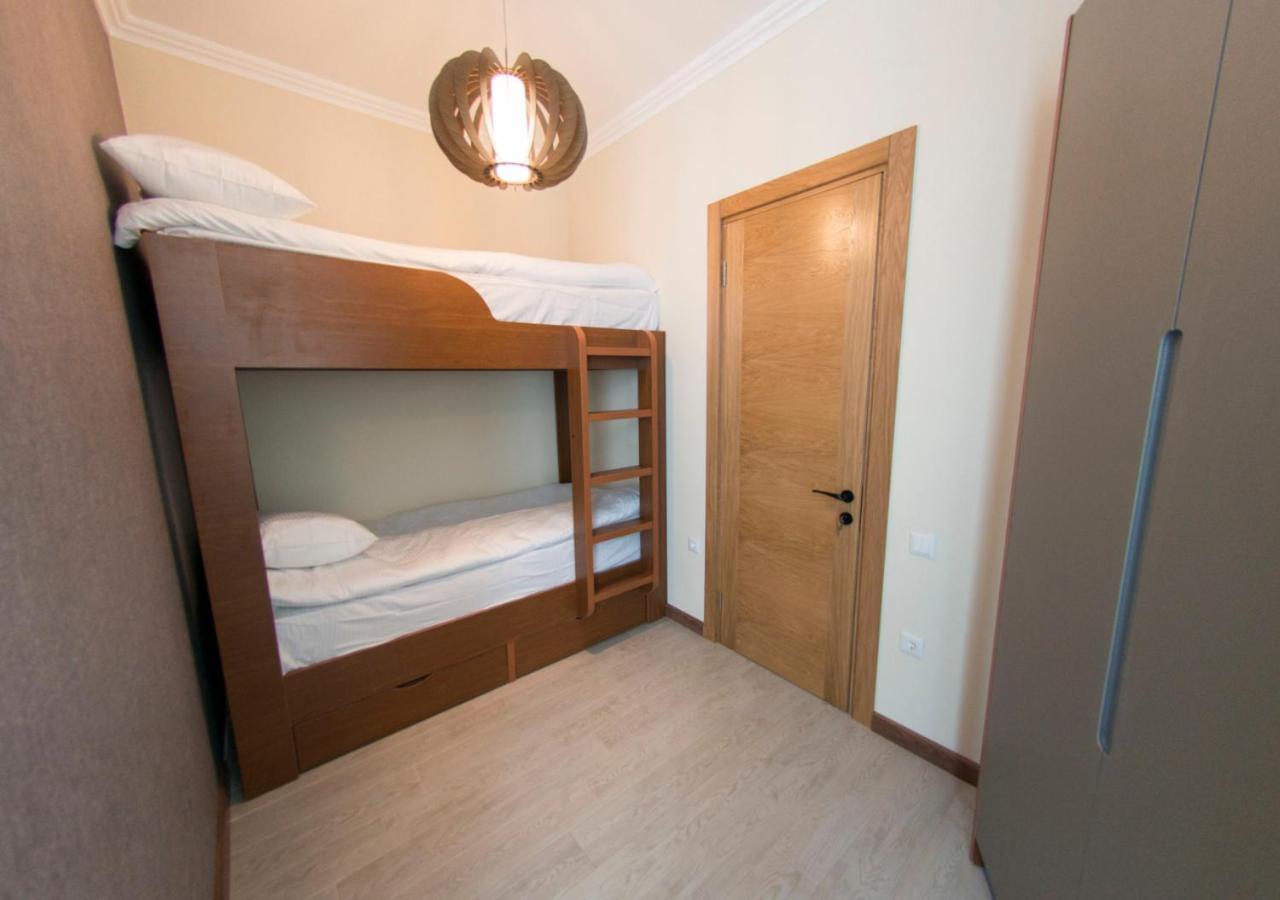 Season Suite Apart-Hotel Batumi Esterno foto