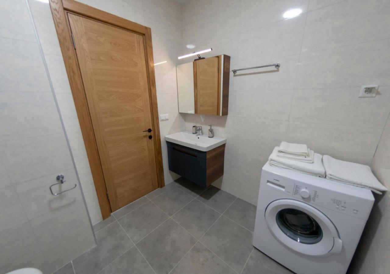 Season Suite Apart-Hotel Batumi Esterno foto