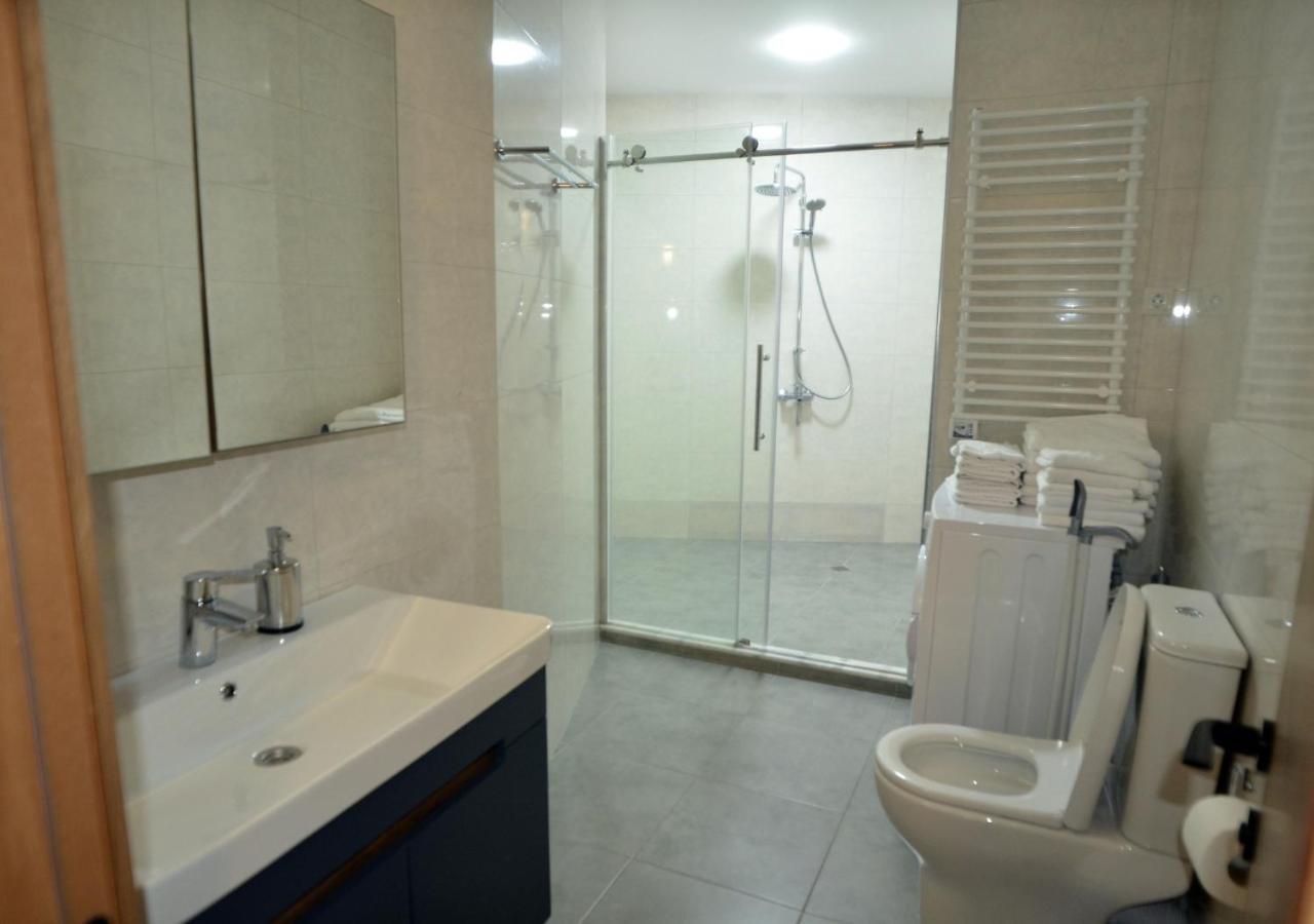 Season Suite Apart-Hotel Batumi Esterno foto