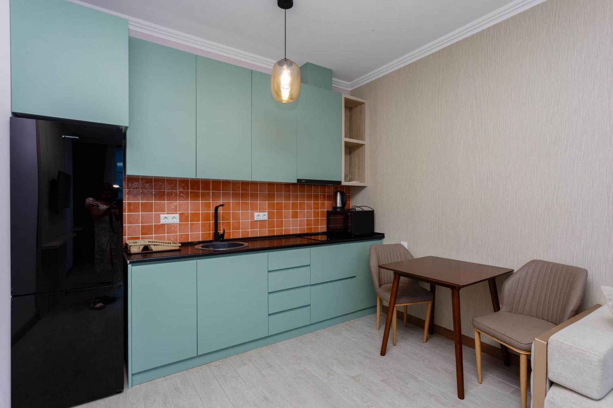Season Suite Apart-Hotel Batumi Esterno foto