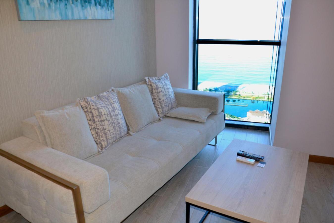 Season Suite Apart-Hotel Batumi Esterno foto