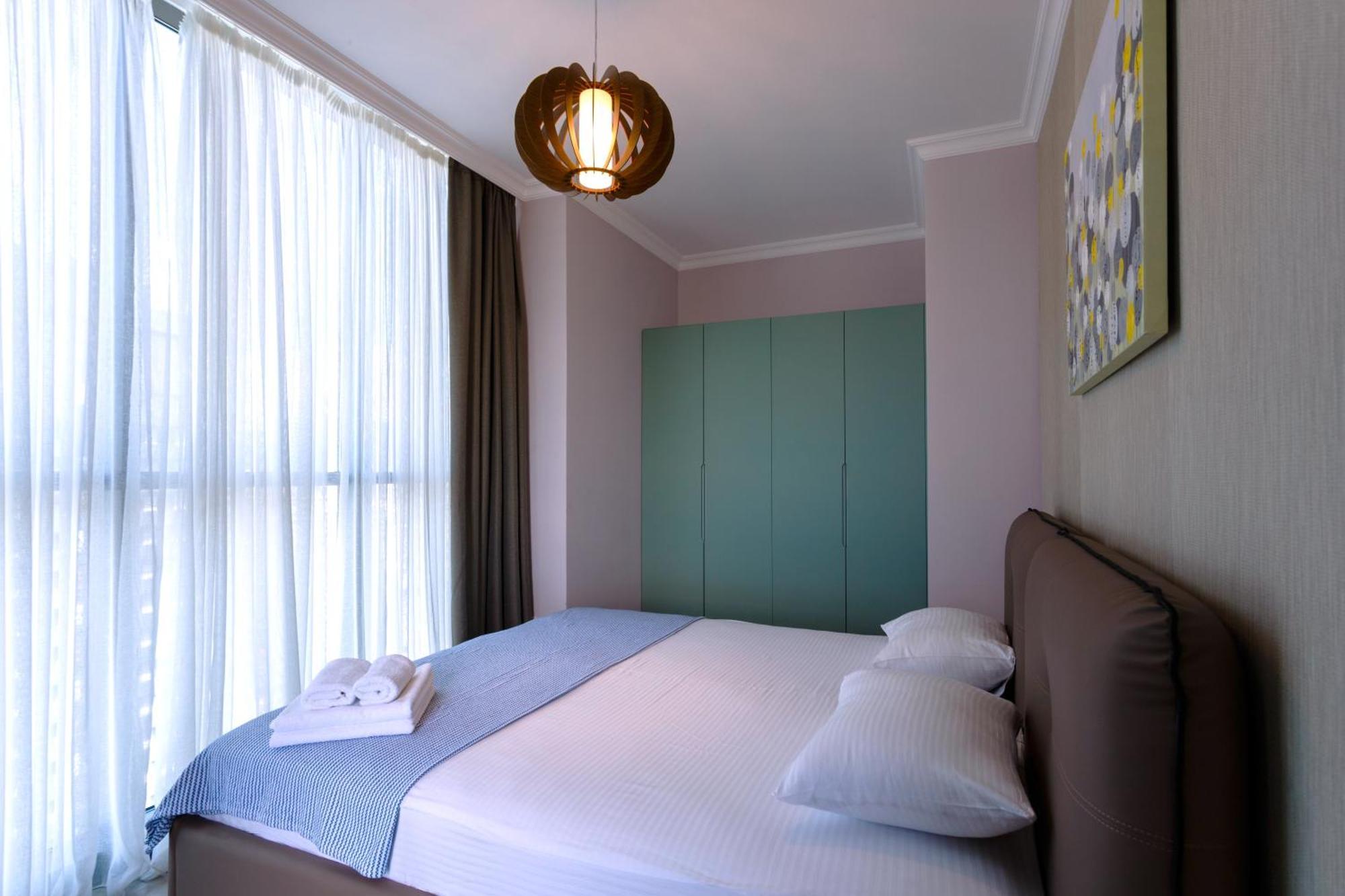 Season Suite Apart-Hotel Batumi Esterno foto