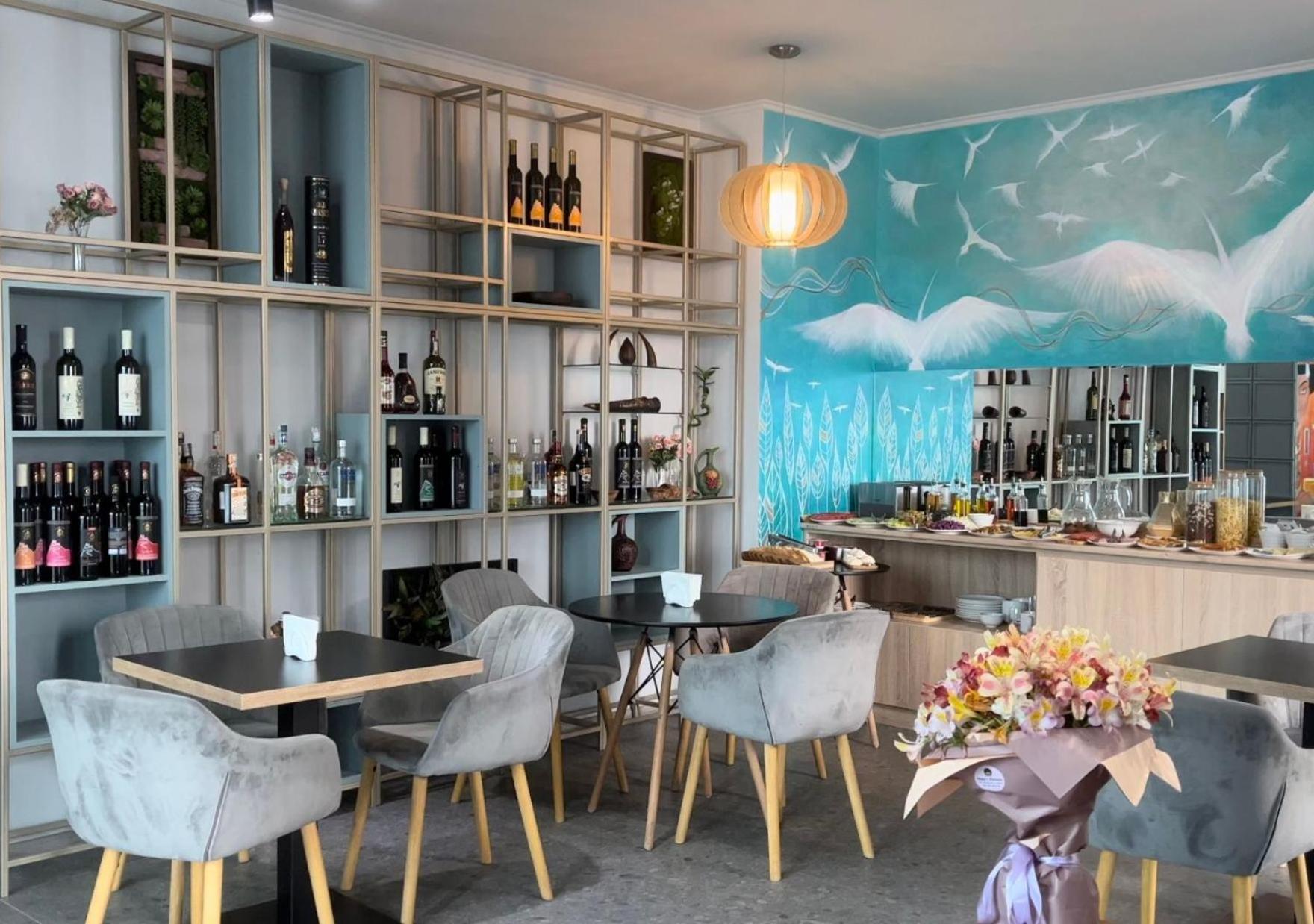Season Suite Apart-Hotel Batumi Esterno foto